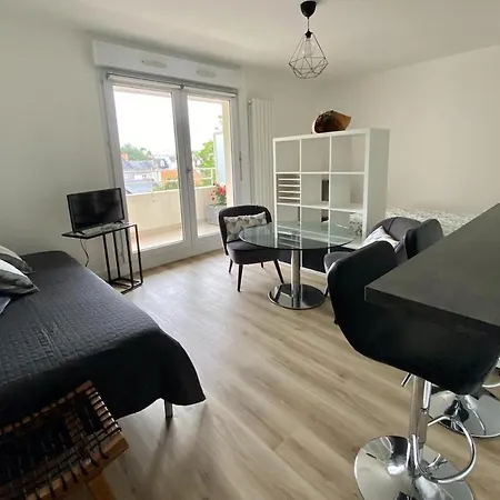 Apartment 30m2 Au Calme Avec Balcon Sur Cour