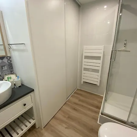 Апартаменты Le Jules Verne - Classe 2 Etoiles - Confort - Balcon Sur Cour