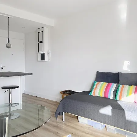 Le Jules Verne - Classe 2 Etoiles - Confort - Balcon Sur Cour Apartamento