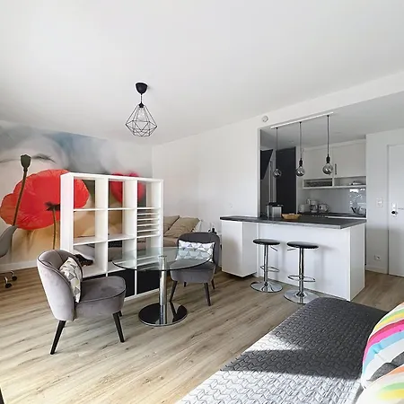 Apartamento Le Jules Verne - Classe 2 Etoiles - Confort - Balcon Sur Cour Nantes