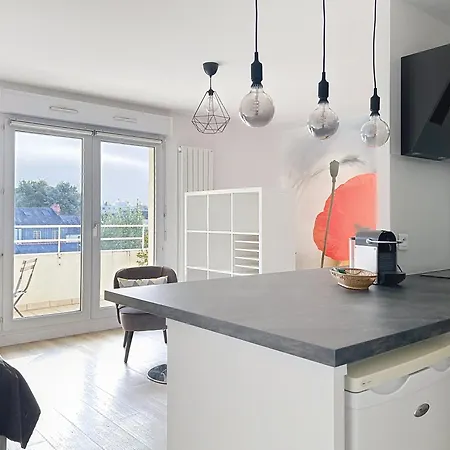 Le Jules Verne - Classe 2 Etoiles - Confort - Balcon Sur Cour