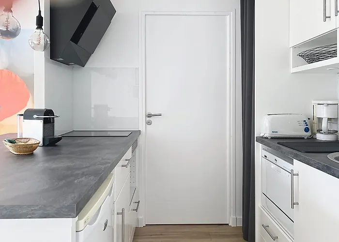 Le Jules Verne - Classe 2 Etoiles - Confort - Balcon Sur Cour 낭트