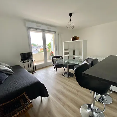 Le Jules Verne - Classe 2 Etoiles - Confort - Balcon Sur Cour *